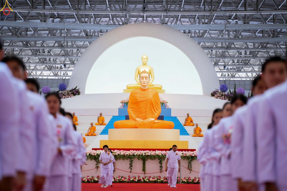 ภาพ No.346363:วันอาทิตย์ที่ 30 สิงหาคม พ.ศ.2569 พิธีจุดเทียนใจ ไฟนิรันดร์ อนันตชัย ณ รัตนบัลลังก์ วัดพระธรรมกาย
