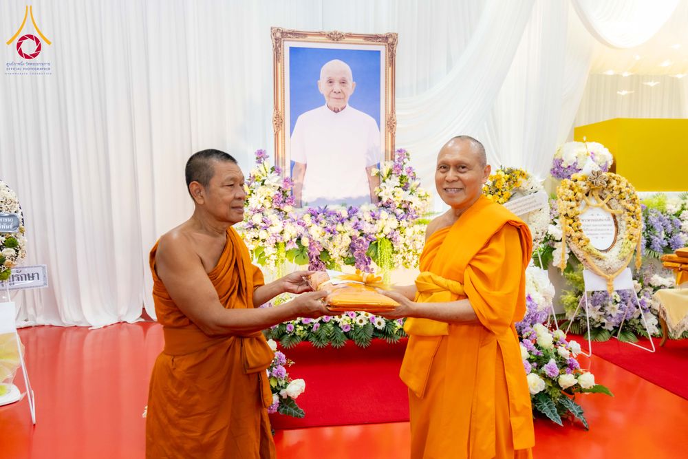 ภาพ No.316168:วันเสาร์ที่ 28 มีนาคม พ.ศ. 2569 พิธีบำเพ็ญกุศล คุณพ่อณรงค์ จินตมากุล  สิริอายุ 99 ปี 11 เดือน โยมบิดา พระครูปลัดรัตนวีรวัฒน์ (รังสฤษดิ์ อิทฺธิจินตโก) ที่ปรึกษาเจ้าคณะจังหวัดปทุมธานี เจ้าอาวาสวัดพระธรรมกาย  ณ ห้องปลูกศรัทธา 2 วัดพระธรรมกาย ปทุมธานี