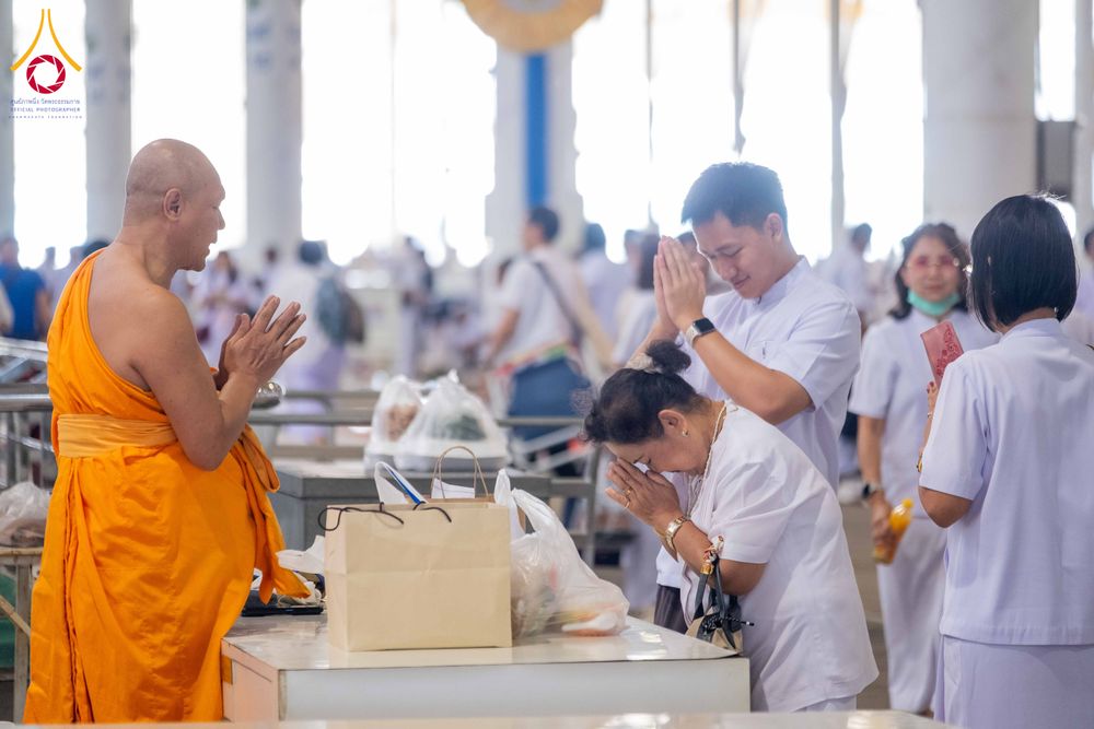 ภาพ No.318278:วันอาทิตย์ต้นเดือนที่ 5 เมษายน พ.ศ.2569 พิธีบูชาข้าวพระ ณ สภาธรรมกายสากล วัดพระธรรมกาย