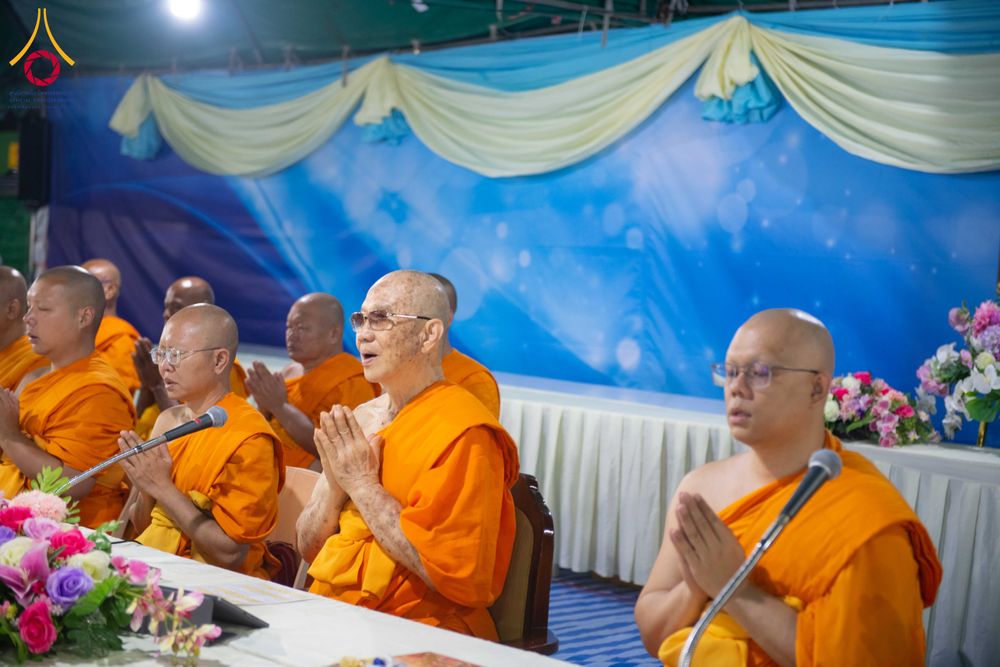 ภาพ No.297772:วันที่ 19 มกราคม พ.ศ. 2569 พิธีถวายภัตตาหารเป็นสังฆทาน แด่พระธรรมยาตรา ณ อนุสรณ์สถานบางปลา วัดบางปลา อำเภอบางเลน จังหวัดนครปฐม ในโครงการธรรมยาตรา กตัญญูบูชา มหาปูชนียาจารย์ พระมงคลเทพมุนี(สด จนฺทสโร) พระผู้ปราบมาร อนุสรณ์สถาน 7 แห่ง ปีที่ 14