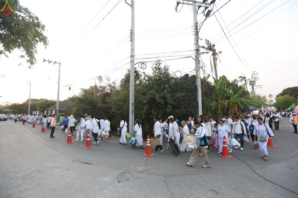 ภาพ No.295413:วันที่ 16 มกราคม พ.ศ. 2569 พิธีต้อนรับพระธรรมยาตรา อนุสรณ์สถานลำดับที่ 4 (ภาพชุดที่ 2) สถานที่เกิดด้วยกายธรรม ณ วัดโบสถ์บน ต.บางคูเวียง จ.นนทบุรี ในโครงการธรรมยาตรา กตัญญูบูชา มหาปูชนียาจารย์ พระมงคลเทพมุนี(สด จนฺทสโร) พระผู้ปราบมาร อนุสรณ์สถาน 7 แห่ง ปี