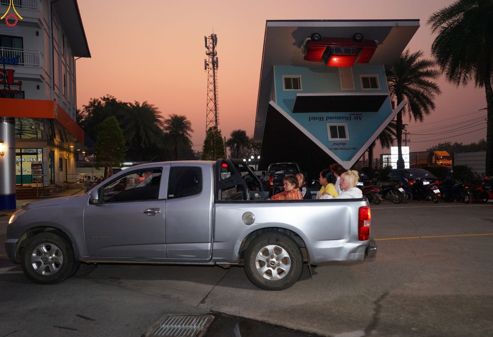 ภาพ No.321005:วันอาทิตย์ที่ 12 เมษายน พ.ศ 2569 พิธีตักบาตรปี๋ใหม่เมืองพระภิกษุสงฆ์ 339 รูป อุทิศถวายพระราชกุศลสมเด็จพระนางเจ้าสิริกิติ์  พระบรมราชินีนาถ พระบรมราชชนนีพันปีหลวง และฉลองเมืองแม่แตงครบรอบ 119 ปี ณ ลานโรงแรมแอร์ไดมอนด์ อำเภอแม่แตง จังหวัดเชียงใหม่