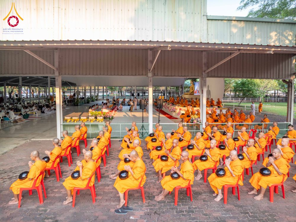 ภาพ No.322900:วันอาทิตย์ที่ 19 เมษายน พ.ศ. 2569 ตักบาตรฉลองพระใหม่ โครงการบรรพชาและอุปสมบทหมู่ รุ่นบูชาธรรม 82 ปี หลวงพ่อธัมมชโย ณ อาคารโถงช้าง สำนักงานใหญ่