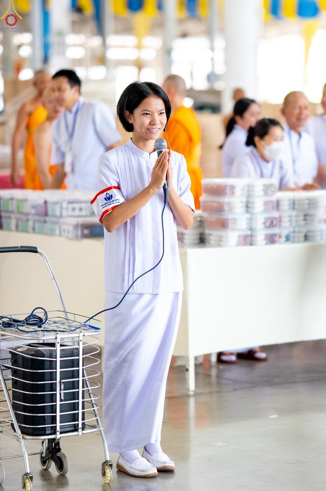 ภาพ No.341807:วันพุธที่ 29 กรกฎาคม พ.ศ. 2569 พิธีถวายผ้าอาบน้ำฝน เทียนพรรษาและประทีปโคมไฟ ณ ห้องแก้วสารพัดนึก 2 สภาธรรมกายสากล วัดพระธรรมกาย