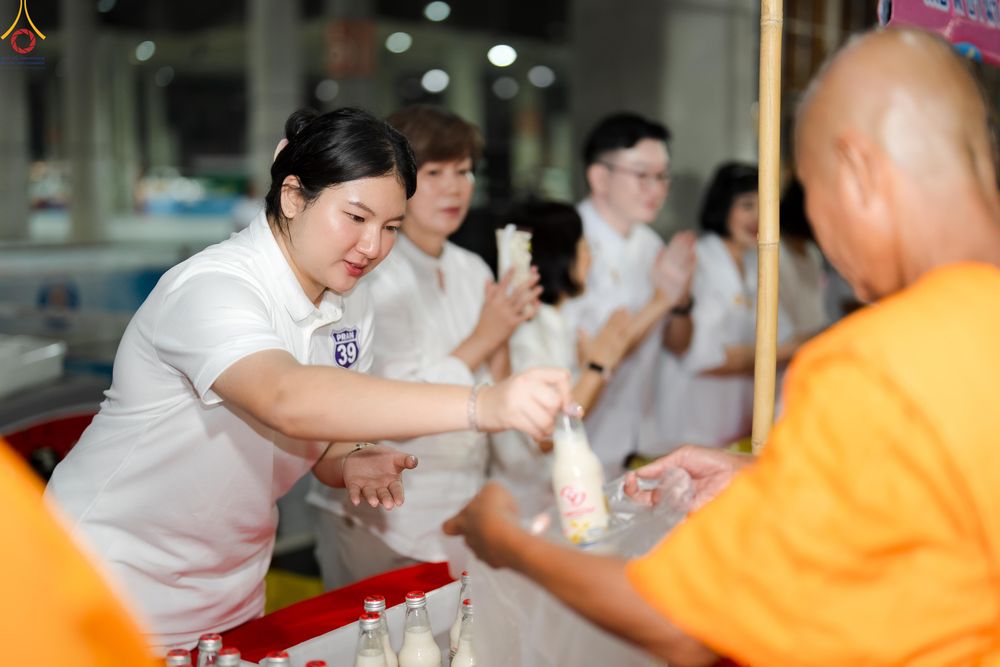 ภาพ No.308159:วันที่ 31 มกราคม พ.ศ. 2569 พิธีจุดประทีปธรรมถวายเป็นพุทธบูชา  และบูชาธรรมมหาปูชนียาจารย์ (ภาพชุดที่ 3) ณ วัดพระธรรมกาย ปทุมธานี ในโครงการธรรมยาตรา กตัญญูบูชา มหาปูชนียาจารย์ พระมงคลเทพมุนี(สด จนฺทสโร) พระผู้ปราบมาร อนุสรณ์สถาน 7 แห่ง ปีที่ 14