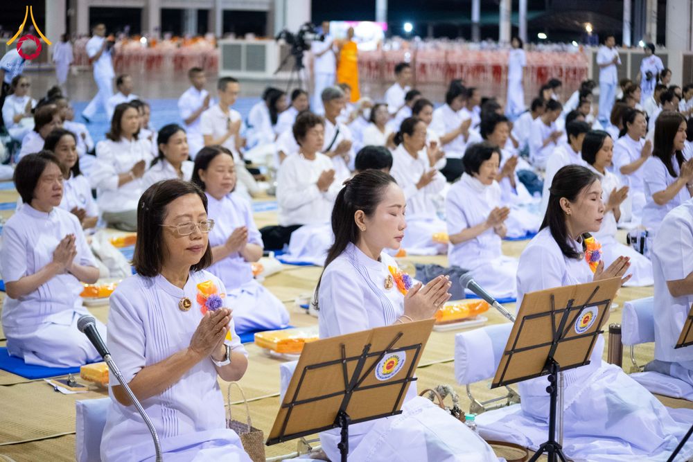 ภาพ No.287208:วันที่ 3 มกราคม พ.ศ.2569 พิธีถวายภัตตาหารเป็นสังฆทาน แด่พระธรรมยาตรา ณ วัดพระธรรมกาย  จังหวัดปทุมธานี ในโครงการธรรมยาตรา กตัญญูบูชา มหาปูชนียาจารย์ พระมงคลเทพมุนี(สด จนฺทสโร) พระผู้ปราบมาร อนุสรณ์สถาน 7 แห่ง ปีที่ 14