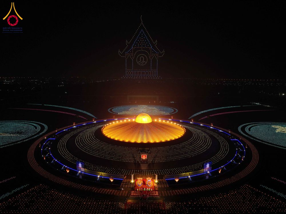 ภาพ No.307254:วันที่ 31 มกราคม พ.ศ. 2569  พิธีจุดประทีปธรรมถวายเป็นพุทธบูชา  และบูชาธรรมมหาปูชนียาจารย์ (ภาพชุดที่ 1) ณ วัดพระธรรมกาย ปทุมธานี ในโครงการธรรมยาตรา กตัญญูบูชา มหาปูชนียาจารย์ พระมงคลเทพมุนี(สด จนฺทสโร) พระผู้ปราบมาร อนุสรณ์สถาน 7 แห่ง ปีที่ 14