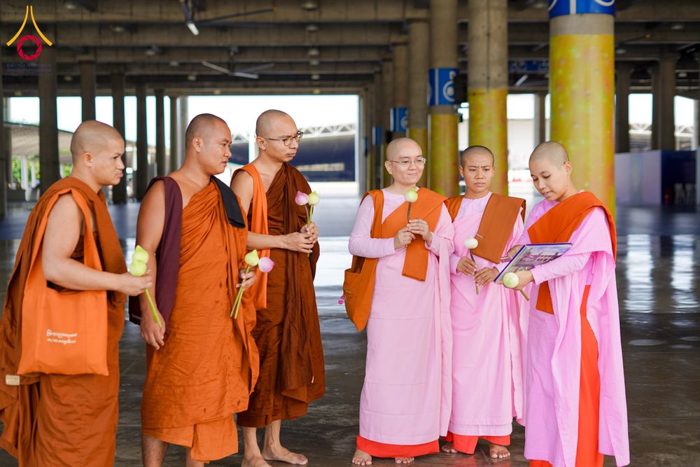 ภาพ No.338581:วันที่ 24 มิถุนายน - 5 กรกฎาคม พ.ศ.2569 ต้อนรับชาวต่างชาติจากประเทศโปแลนด์ มาเลเซีย อินเดีย บังคลาเทศ  และศรีลังกา เยี่ยมชมวัด นั่งสมาธิ และกราบสักการะพระมหาธรรมกายเจดีย์ ณ วัดพระธรรมกาย
