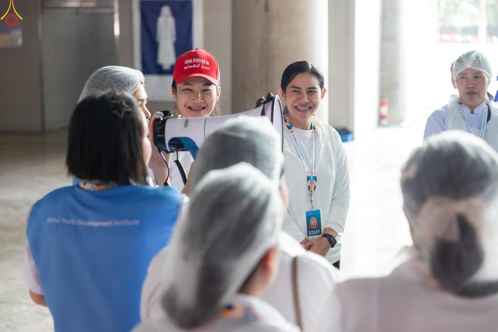 ภาพ No.325697:วันที่ 22 เมษายน พ.ศ.2569(วันคุ้มครองโลก) งานถวายมหาสังฆทาน 40,000 กว่าวัดทั่วประเทศ เจ้าหน้าที่ สาธุชน ร่วมใจจัดเตรียมภัตตาหารเพล (ชุด 2)