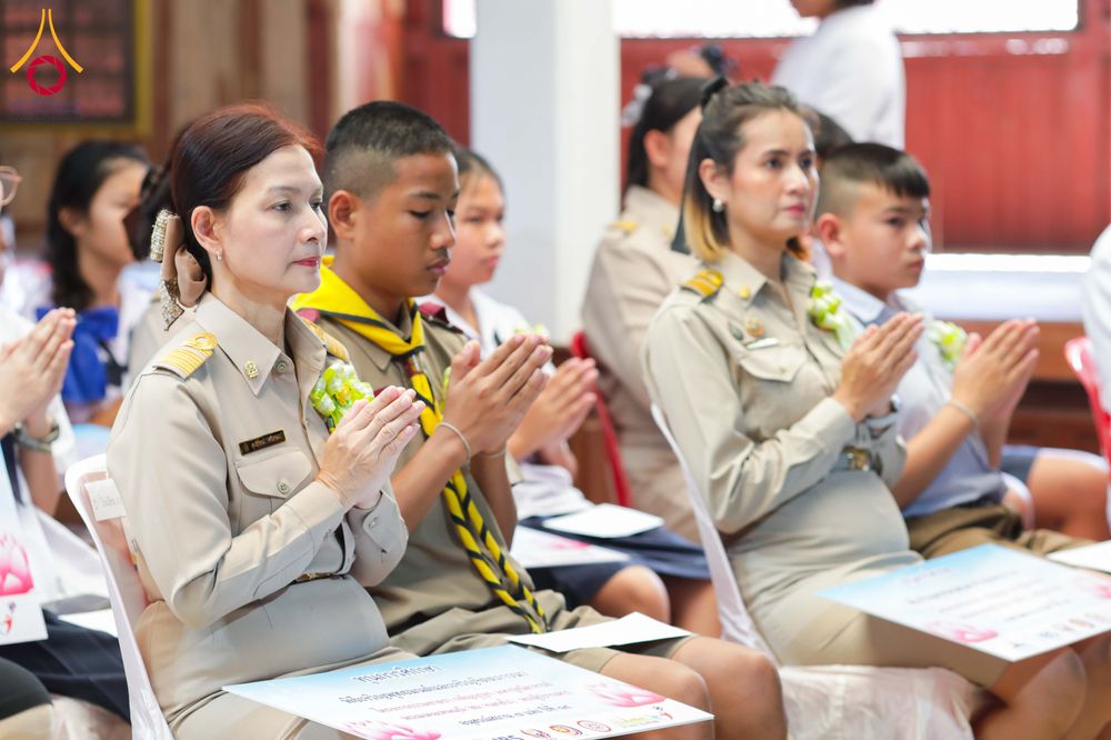 ภาพ No.303356:วันที่ 23 มกราคม พ.ศ. 2569 พิธีเจริญพุทธมนต์ปฏิบัติธรรม มอบทุนการศึกษา  ถวายสังฆทาน 109 วัด เพื่อถวายเป็นพุทธบูชา เพื่อขับเคลื่อนโครงการหมู่บ้านรักษาศีล 5 โดยคณะสงฆ์จังหวัดนครปฐม คณะศิษยานุศิษย์วัดพระธรรมกาย โครงการธรรมยาตรา ปีที่ 14 ณ วัดบางปลา อำเภอบาง