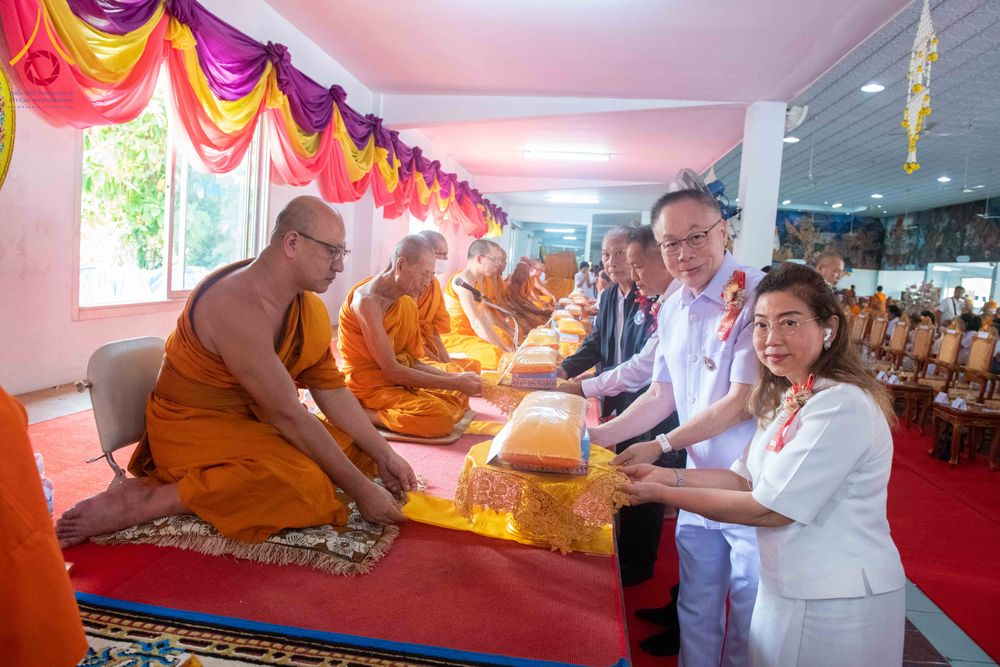 ภาพ No.295677:วันที่ 15 มกราคม พ.ศ. 2569 พิธีทอดผ้าป่าทำนุบำรุงศาสนสถาน ณ วัดโบสถ์บน ต.บางคูเวียง จ.นนทบุรี อนุสรณ์สถานลำดับที่ 4 สถานที่เกิดด้วยกายธรรม ในโครงการธรรมยาตรา กตัญญูบูชา มหาปูชนียาจารย์ พระมงคลเทพมุนี(สด จนฺทสโร) พระผู้ปราบมาร อนุสรณ์สถาน 7 แห่ง ปีที่ 14