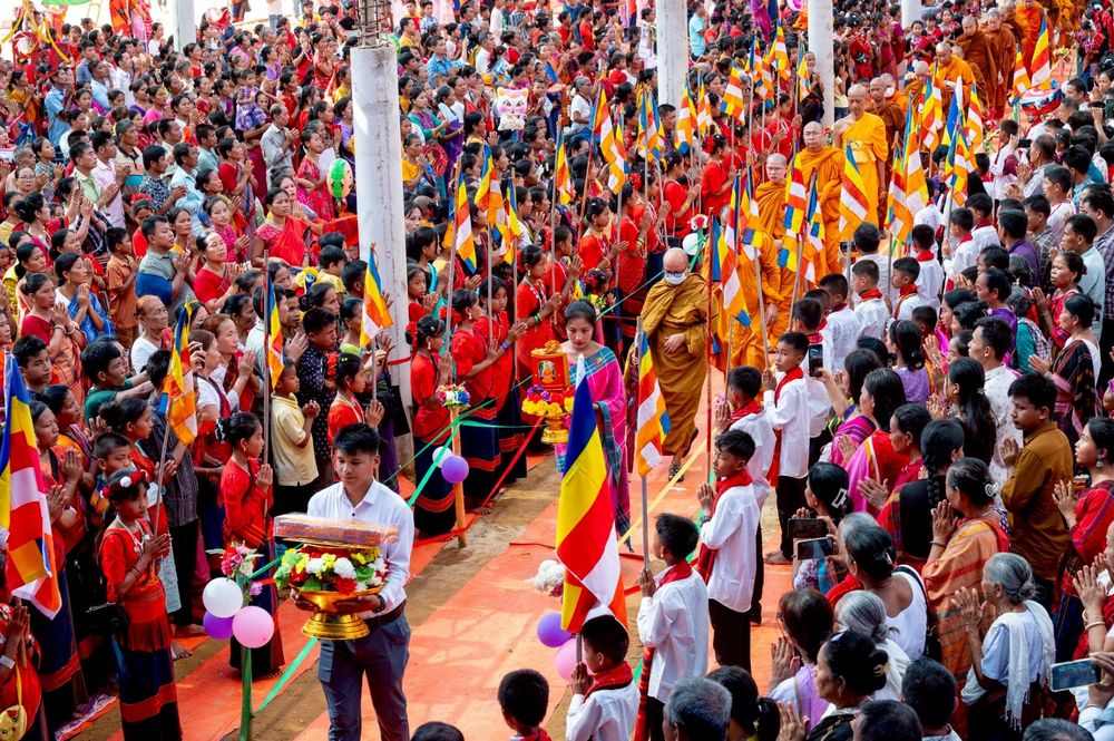 ภาพ No.261634:วันที่ 19 ตุลาคม พ.ศ. 2568 พิธีทอดกฐินสมทบ วัดกัลยาณมิตรต่างประเทศ บูชาธรรม 81 ปี หลวงพ่อธัมมชโย ณ วัดสารนาถ เมืองคาร์การชารี ประเทศบังกลาเทศ 