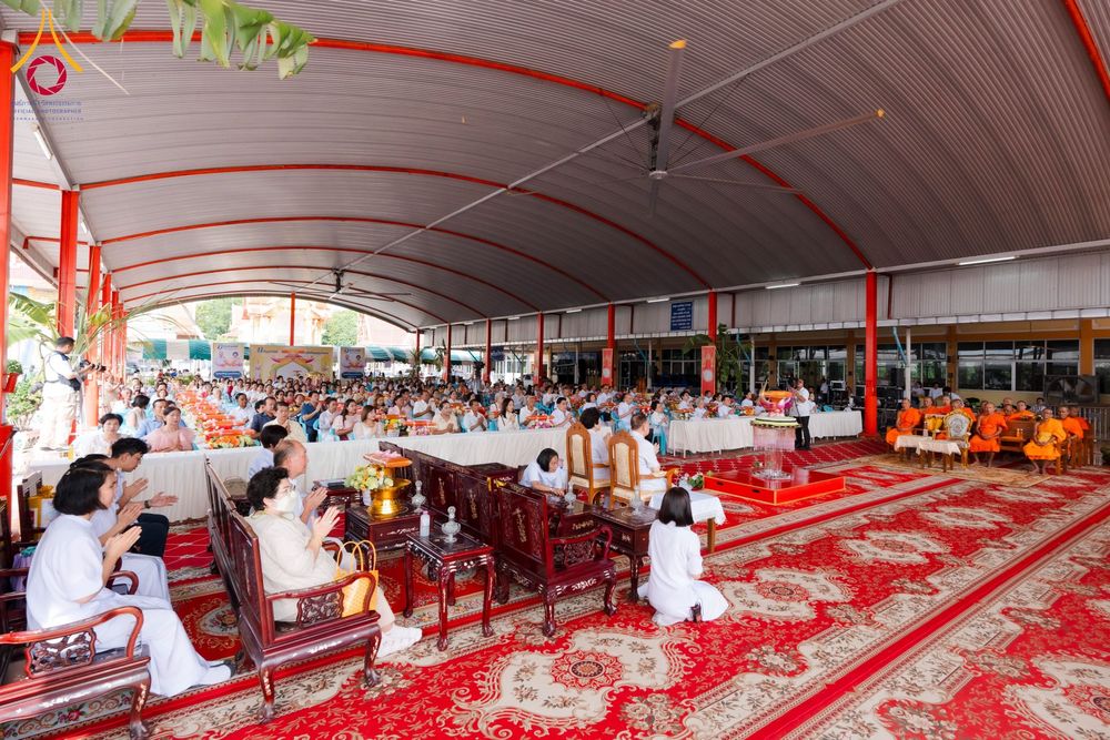ภาพ No.170731:พิธีทอดกฐิน ณ วัดมงคลพุการาม ปทุมธานี ในโครงการกฐินสามัคคีทั่วไทย 30,000 วัด บูชาธรรม 80 ปี หลวงพ่อธัมมชโย โดยคณะศิษยานุศิษย์วัดพระธรรมกาย วันที่ 27 ตุลาคม พ.ศ. 2567