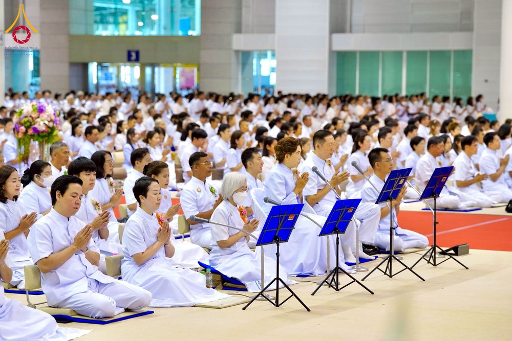 ภาพ No.215298:วันอาทิตย์ต้นเดือนที่ 6 เมษายน พ.ศ. 2568 พิธีบูชาข้าวพระ สภาธรรมกายสากล วัดพระธรรมกาย