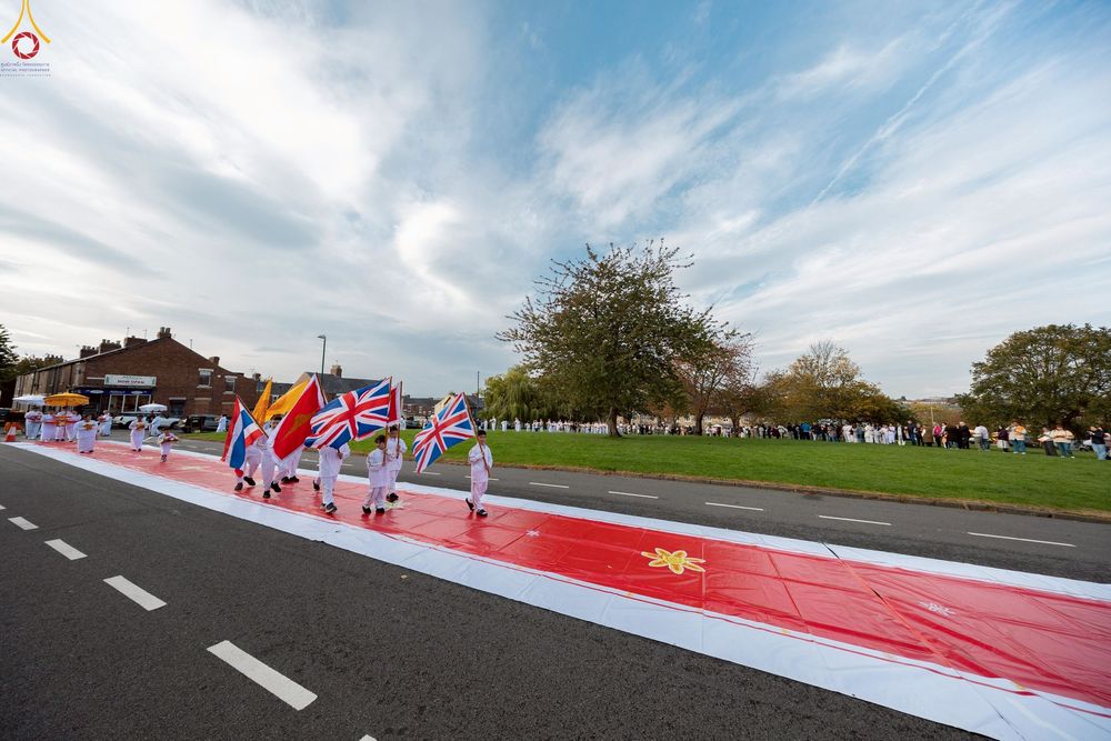 ภาพ No.270862:วันอาทิตย์ที่ 19 ตุลาคม พ.ศ. 2568 พิธีทอดกฐิน “หนึ่งไม่มีสอง” วัดพระธรรมกายนิวคาสเซิล เมืองนิวคาสเซิล ประเทศอังกฤษ 