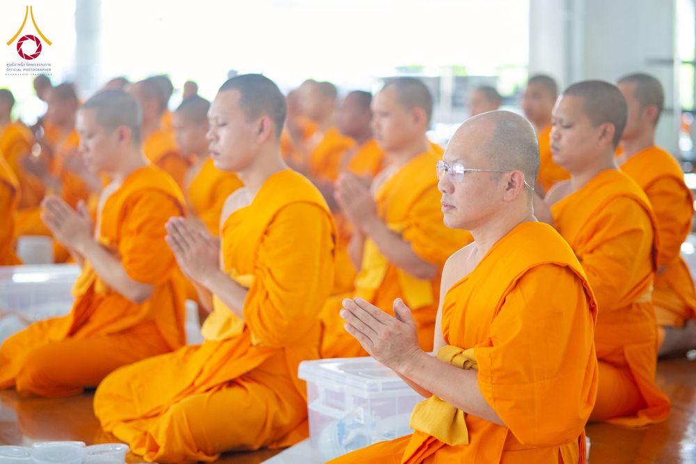 ภาพ No.262678:วันที่ 18,25 ตุลาคม พ.ศ. 2568 พิธีถวายภัตตาหารเมนูสวรรค์ เพื่อการบรรลุธรรม ณ หอฉันคุณยายอาจารย์ฯ วัดพระธรรมกาย