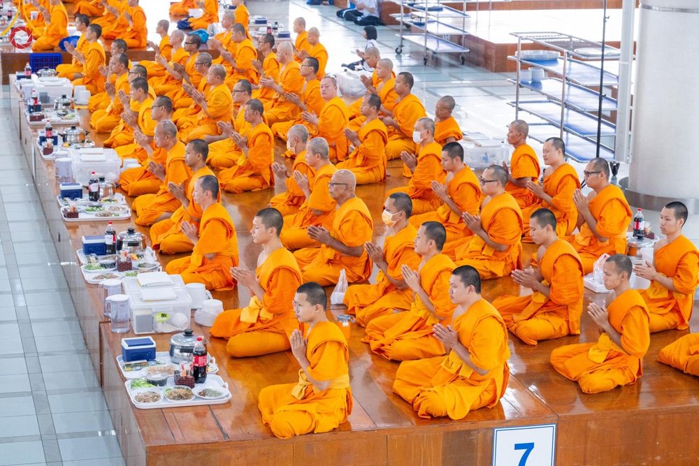 ภาพ No.182337:พิธีถวายภัตตาหารเมนูสวรรค์ "เพื่อการบรรลุธรรม" วันเสาร์ที่ 14 ธันวาคม พ.ศ. 2567 ณ หอฉันคุณยายอาจารย์ฯ วัดพระธรรมกาย