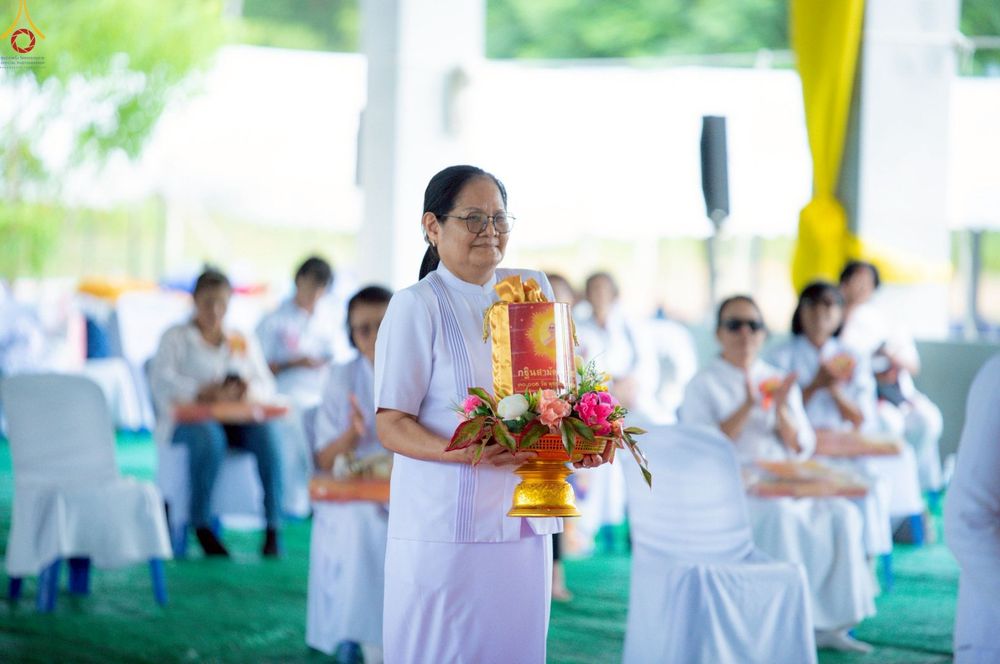 ภาพ No.255264:วันที่ 12 ตุลาคม พ.ศ. 2568 พิธีอัญเชิญพระบรมสารีริกธาตุและบรรจุ ลงในพระเกตุพระประธาน , พิธีทอดกฐินสามัคคีทั่วไทย 30,000 วัด โดยคณะศิษยานุศิษย์ วัดพระธรรมกาย  บูชาธรรม 81 ปี หลวงพ่อธัมมชโย ณ ธุดงคสถานเขาย้อย จ.เพชรบุรี