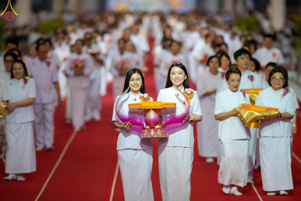 ภาพ No.177966:พิธีทอดผ้าป่าต้นสมบัติจักรพรรดิ ในวันอาทิตย์ที่ 1 ธันวาคม พ.ศ. 2567 ณ สภาธรรมกายสากล วัดพระธรรมกาย