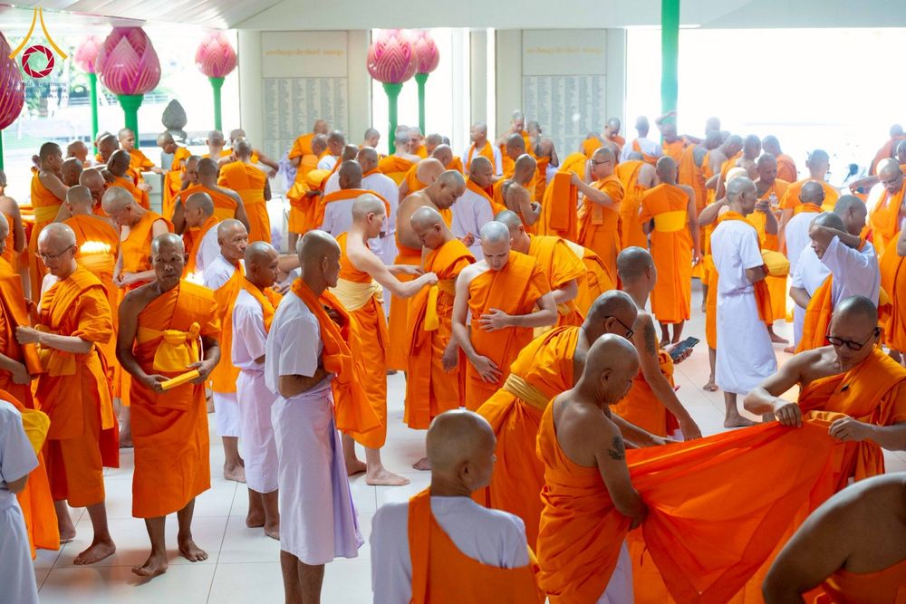 ภาพ No.277725:วันเสาร์ที่ 6 ธันวาคม พ.ศ. 2568 พิธีบรรพชาอุปสมบทและพิธีถวายบาตร โครงการอุปสมบทบูชาธรรมมหาปูชนียาจารย์ ประจำปี พ.ศ.2568 โครงการบวชพระนานาชาติ AEC และ WAB รุ่น CEO (นักบริหาร) รุ่นที่ 5 ณ มหาธรรมกายเจดีย์ วัดพระธรรมกาย