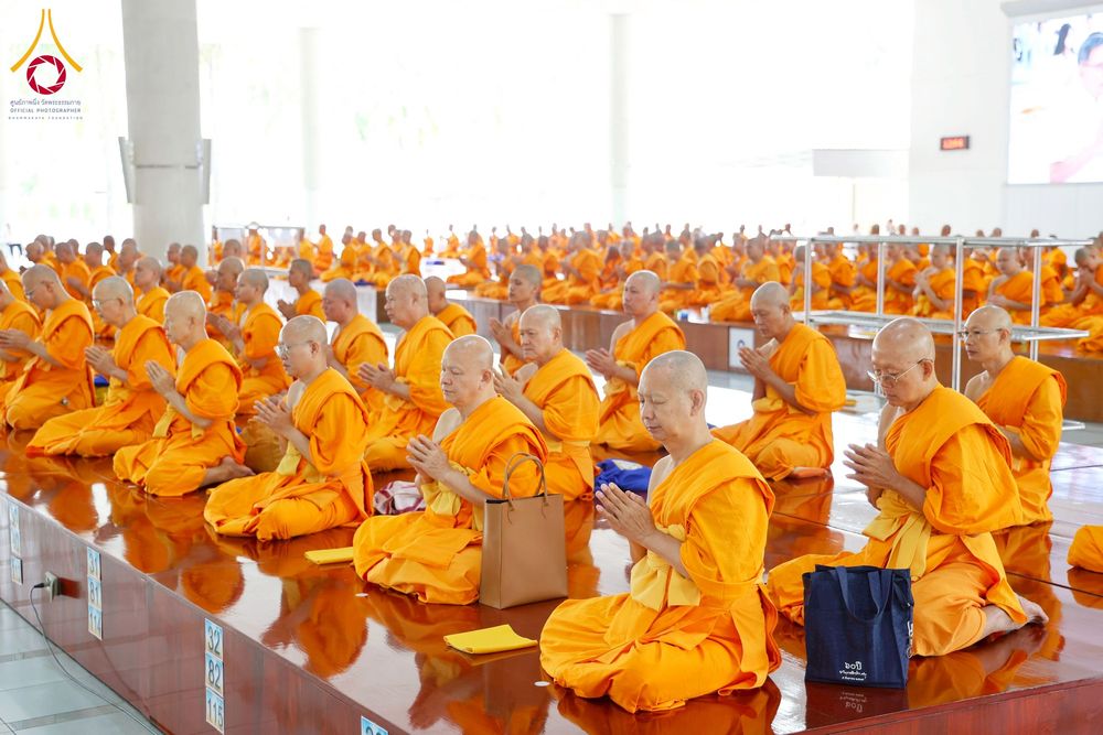 ภาพ No.271107:วันพุธที่ 20 พฤศจิกายน พ.ศ.2568 (วันพระ แรม 15 ค่ำ เดือน 12) พิธีบุพเปตพลี ครั้งที่ 173 ร่วมอุทิศบุญแด่หมู่ญาติที่ล่วงลับไปแล้ว และสืบทอดอายุพระพุทธศาสนา ณ หอฉันคุณยายอาจารย์ฯ วัดพระธรรมกาย