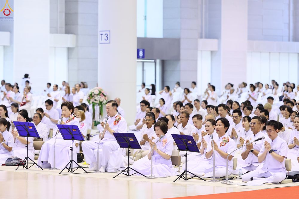 ภาพ No.323665:วันที่ 22 เมษายน พ.ศ.2569(วันคุ้มครองโลก) งานถวายมหาสังฆทาน 40,000 กว่าวัดทั่วประเทศ พิธีภาคสาย ปฏิบัติธรรม ,  พิธีมอบปัจจัยช่วยเหลือครู 4 จังหวัดชายแดนภาคใต้