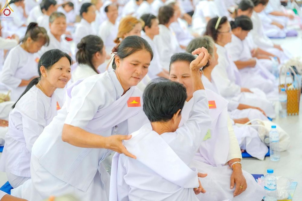ภาพ No.247861:วันที่ 19-21 กันยายน พ.ศ. 2568 โครงการอบรมอุบาสิกาแก้ว รุ่นที่ 2 ณ ศูนย์ปฏิบัติธรรมจังหวัดบุรีรัมย์