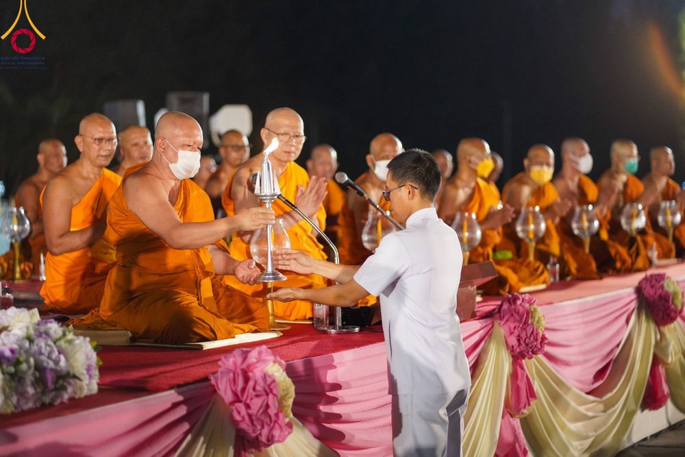 ภาพ No.97265:พิธีทอดผ้าป่า เพื่อสร้าง "ลานอเนกประสงค์พญานาค 4 ตระกูล" และพิธีจุดประทีปโคมลอย ลอยกระทง ถวายประทีปเป็นพุทธบูชา ณ พุทธอุทยานนานาชาติ จ.หนองคาย วันที่ 27 พฤศจิกายน พ.ศ. 2566