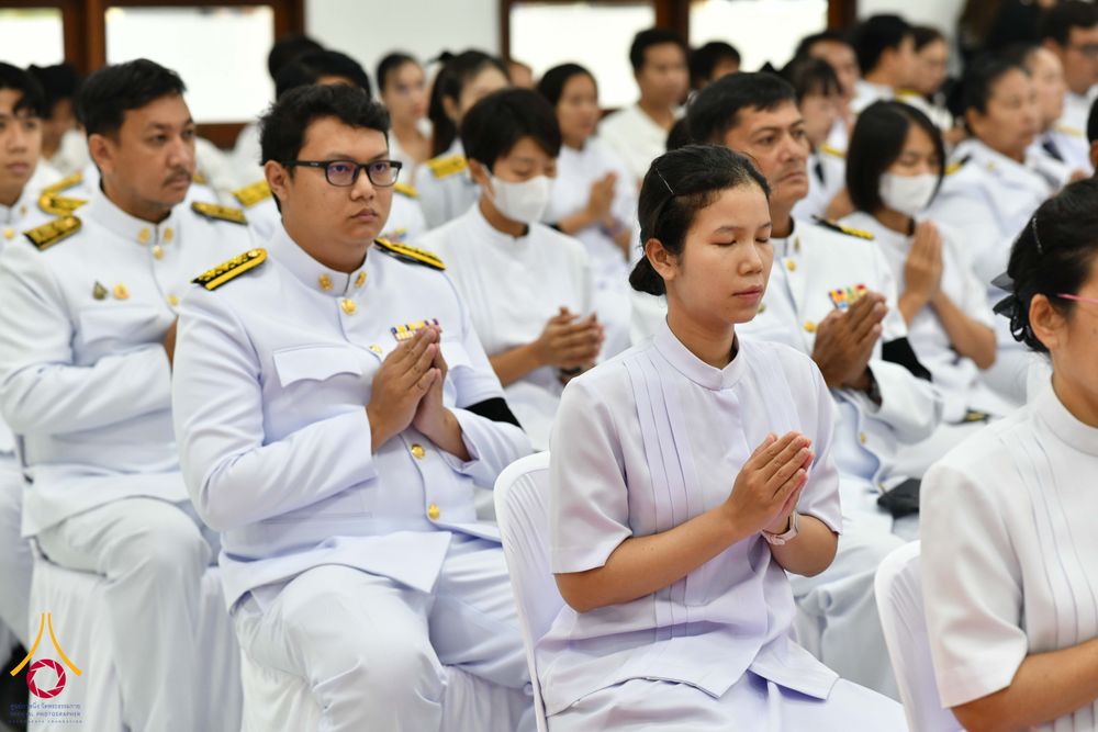 ภาพ No.344206:วันที่ 12 สิงหาคม พ.ศ. 2569  พสกนิกรชาวอำเภอคลองหลวง พร้อมใจร่วมพิธีสวดพระพุทธมนต์และทำบุญตักบาตรถวายพระราชกุศล เนื่องในวันคล้ายวันพระราชสมภพ สมเด็จพระบรมราชชนนีพันปีหลวง และวันแม่แห่งชาติ 12 สิงหาคม 2569