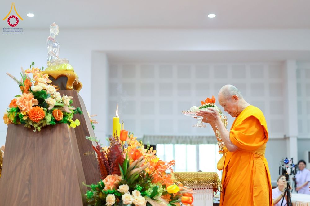 ภาพ No.254806:วันที่ 15 ตุลาคม พ.ศ. 2568 พิธีบรรจุพระบรมสารีริกธาตุภายในพระเกตุองค์พระประธาน สมโภชพระประธาน พระธรรมกาย ณ ศูนยอบรมเยาวชนกาญจนบุรี