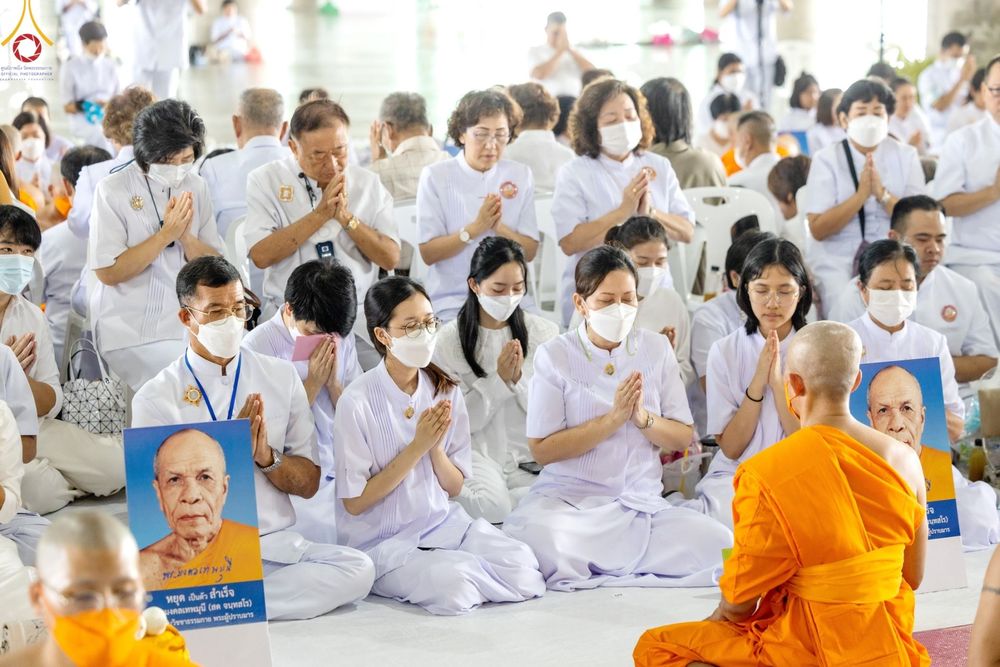 ภาพ No.84219:พิธีขอบรรพชา , พิธีขอสรณคมน์และศีล ,  พิธีรับบาตร , พิธีอุปสมบท ในโครงการบรรพชาอุปสมบทหมู่ธรรมทายาทรุ่นเข้าพรรษา และโครงการบรรพชาสามเณรโรงเรียนนานาชาติ รุ่นที่ 12 ณ โบสถ์พระไตรปิฎก วัดพระธรรมกาย วันที่ 22 กรกฎาคม พ.ศ. 2566