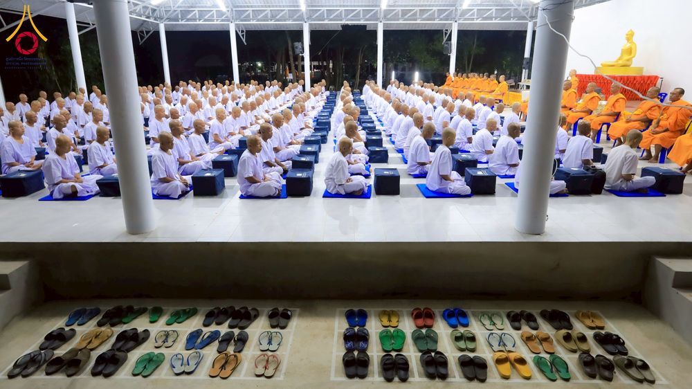 ภาพ No.275964:วันที่ 26-30 พฤศจิกายน พ.ศ. 2568 ทีมพระพี่เลี้ยงตั้งรับ รายงานตัวโครงการบวชบูชาธรรมมหาปูชนียาจารย์ ณ ศูนย์ปฏิบัติธรรมบุรีรัมย์