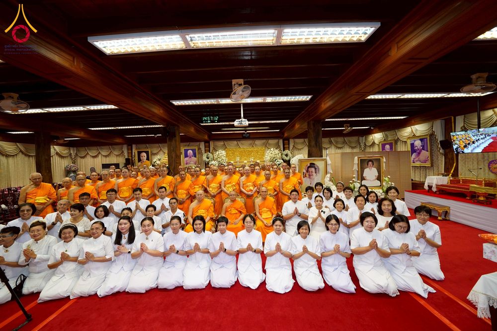 ภาพ No.270799:วันที่ 18 พฤศจิกายน พ.ศ. 2568 วัดพระธรรมกาย เป็นเจ้าภาพบำเพ็ญกุศล  คุณยายอาจารย์ ดร.ตรีธา เนียมขำ  อดีตนายกสมาคมศิษย์หลวงพ่อวัดปากน้ำ ณ ศาลาสตมานุสรณ์ (ศาลาเรือนไทย) วัดปากน้ำ  พระอารามหลวง เขตภาษีเจริญ กรุงเทพมหานคร
