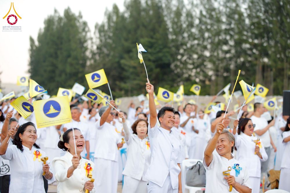 ภาพ No.275096:วันอาทิตย์ที่ 30 พฤศจิกายน พ.ศ. 2568 พิธีตอกเสาเข็ม "สร้างองค์พระเจดีย์เพื่อสร้างสันติภาพโลก" ต้นสุดท้าย ณ ศูนย์ปฏิบัติธรรมระยอง (บ้านช่องลม)