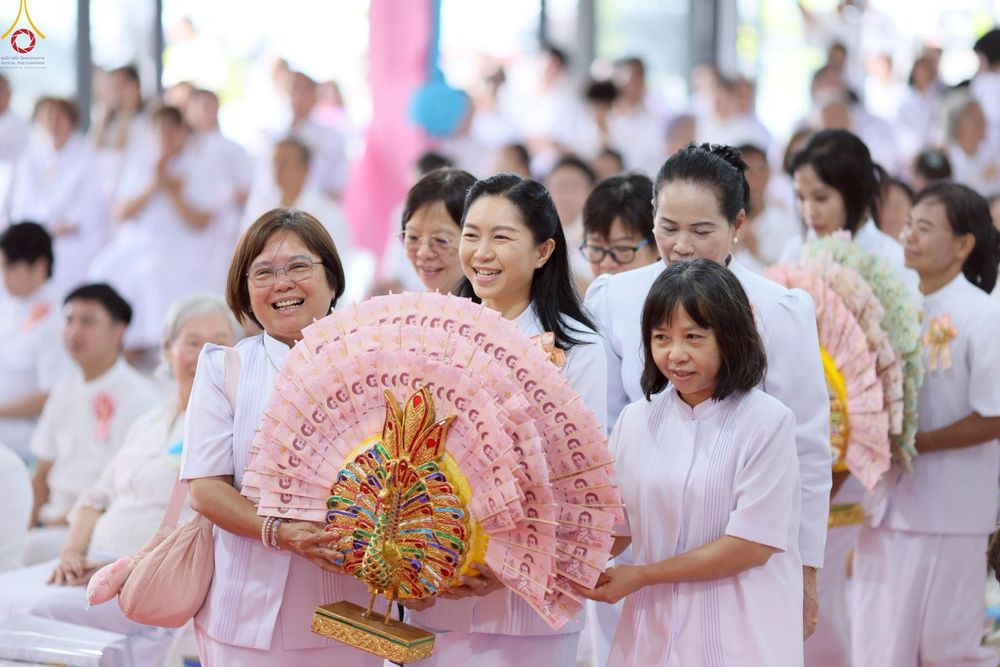 ภาพ No.272286:วันเสาร์ที่ 1 พฤศจิกายน พ.ศ. 2568 พิธีทอดกฐินสามัคคี สร้างกุฏิหมู่สามเณร ณ ศูนย์ปฏิบัติธรรมเบญจธรรม ปทุมธานี  ต.บ้านปทุม อ.สามโคก จ.ปทุมธานี