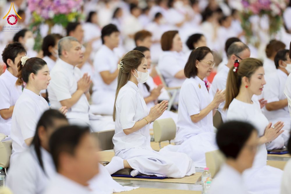 ภาพ No.258138:วันอาทิตย์ที่ 5 ตุลาคม พ.ศ. 2568 พิธีบูชาข้าวพระ ณ สภาธรรมกายสากล วัดพระธรรมกาย