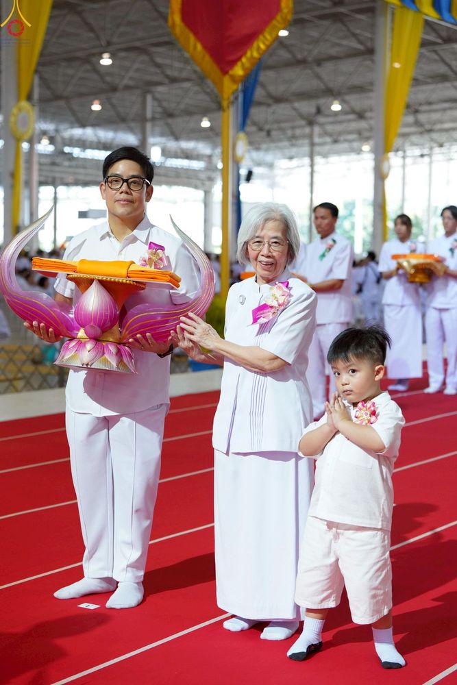 ภาพ No.277492:วันอาทิตย์ต้นเดือนที่ 7 ธันวาคม พ.ศ.2568 พิธีทอดผ้าป่าต้นสมบัติจักรพรรดิ ณ สภาธรรมกายสากล วัดพระธรรมกาย