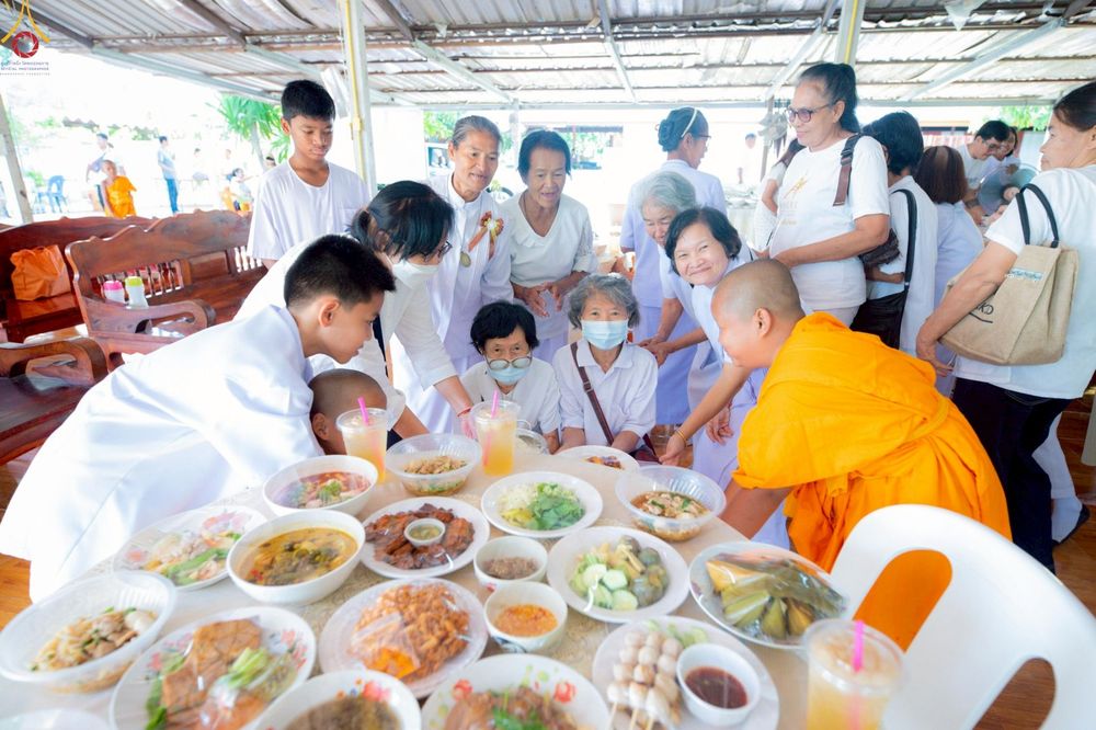 ภาพ No.263602:วันที่ 23 ตุลาคม พ.ศ. 2568 พิธีทอดกฐินสามัคคี เพื่อปรับปรุงและต่อเติมอาคารอเนกประสงค์ และพิธีทอดกฐินสามัคคีทั่วไทย 30,000 วัด ณ ศูนย์ปฏิบัติธรรมโพธารามราชบุรี ตำบลเขาชะงุ้ม อำเภอโพธาราม จังหวัดราชบุรี