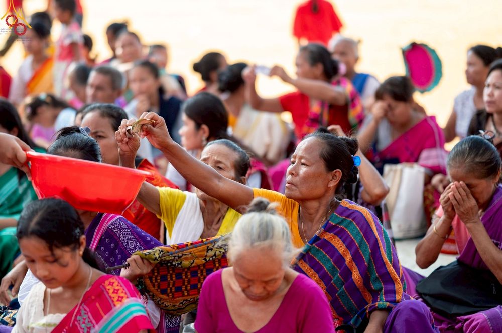 ภาพ No.261647:วันที่ 19 ตุลาคม พ.ศ. 2568 พิธีทอดกฐินสมทบ วัดกัลยาณมิตรต่างประเทศ บูชาธรรม 81 ปี หลวงพ่อธัมมชโย ณ วัดสารนาถ เมืองคาร์การชารี ประเทศบังกลาเทศ 