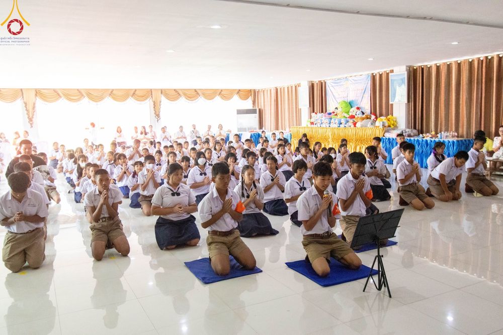 ภาพ No.104910:วันรวมพลังเด็กดี V-star ผู้นำฟื้นฟูศีลธรรมโลก จังหวัดกำแพงเพชร ณ ศูนย์ปฏิบัติธรรมกำแพงเพชร ในอุปถัมภ์พระพรหมวชิรปัญญาจารย์ วันที่ 22 ธันวาคม พ.ศ. 2566
