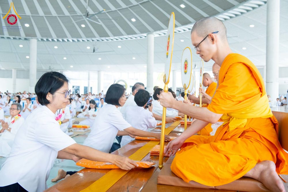 ภาพ No.265921:วันพุธที่ 5 พฤศจิกายน พ.ศ. 2568 (วันพระ ขึ้น 15 ค่ำ เดือน 12) พิธีบุพเปตพลี ครั้งที่ 172 ร่วมอุทิศบุญแด่หมู่ญาติที่ล่วงลับไปแล้ว และสืบทอดอายุพระพุทธศาสนา ณ หอฉันคุณยายอาจารย์ฯ วัดพระธรรมกาย