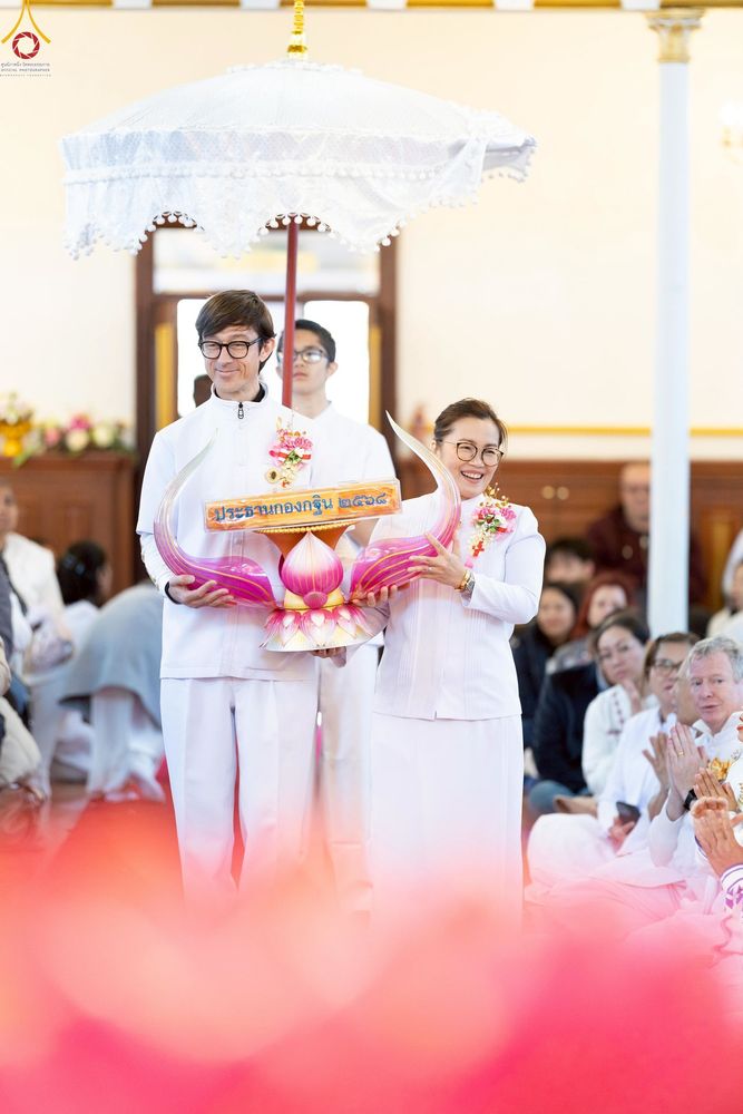 ภาพ No.270875:วันอาทิตย์ที่ 19 ตุลาคม พ.ศ. 2568 พิธีทอดกฐิน “หนึ่งไม่มีสอง” วัดพระธรรมกายนิวคาสเซิล เมืองนิวคาสเซิล ประเทศอังกฤษ 