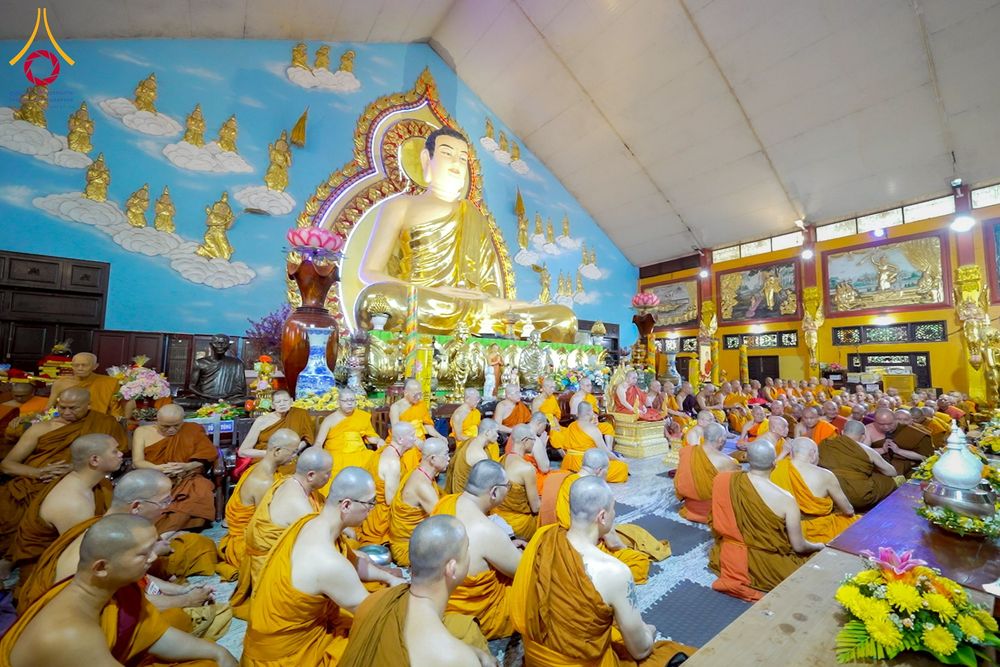 ภาพ No.274121:วันที่ 23 พฤศจิกายน พ.ศ. 2568 ประธานมูลนิธิธรรมกาย ถวายปัจจัยสมทบกฐินแด่ วัดเทียนเวียนเฟื้อกเซิน ศูนย์วิปัสสนาที่มีชื่อเสียง มากกว่า 50 ปีในเวียดนาม