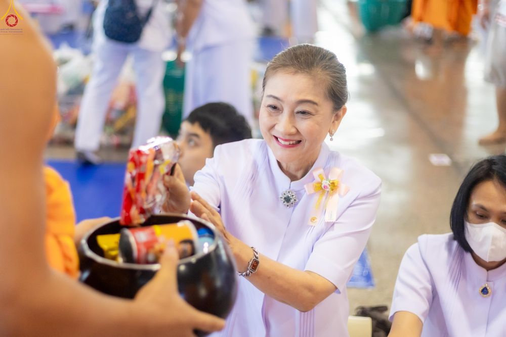 ภาพ No.318208:วันอาทิตย์ต้นเดือนที่ 5 เมษายน พ.ศ.2569 พิธีตักบาตร ณ บ้านแก้วเรือนทองคุณยายอาจารย์ฯ วัดพระธรรมกาย