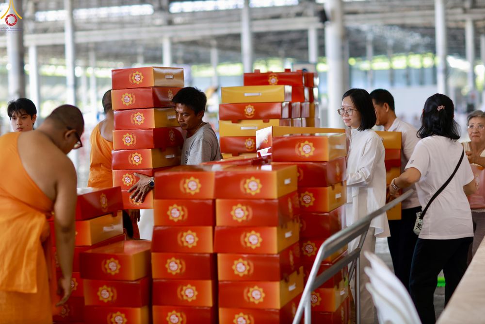 ภาพ No.320554:วันที่ 10 เมษายน พ.ศ.2569 การเตรียมกล่องไทยธรรม เพื่องานถวายมหาสังฆทาน 40,000 กว่าวัดทั่วประเทศ วันคุ้มครองโลก 22 เมษายน พ.ศ.2569 วัดพระธรรมกาย