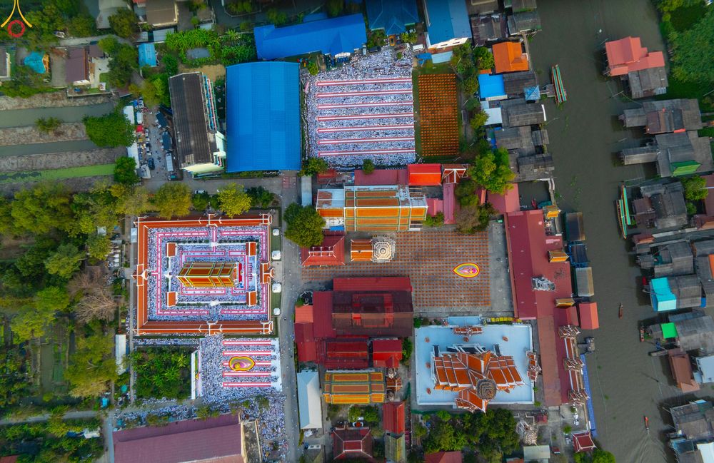 ภาพ No.297493:วันที่ 18 มกราคม พ.ศ. 2569 พิธีตักบาตรพระธรรมยาตรา ณ วัดโบสถ์บน ต.บางคูเวียง จ.นนทบุรี อนุสรณ์สถานลำดับที่ 4 สถานที่เกิดด้วยกายธรรม ในโครงการธรรมยาตรา กตัญญูบูชา มหาปูชนียาจารย์ พระมงคลเทพมุนี(สด จนฺทสโร) พระผู้ปราบมาร อนุสรณ์สถาน 7 แห่ง ปีที่ 14