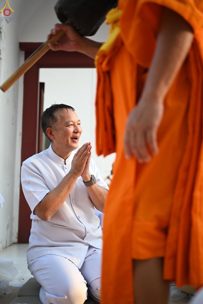 ภาพ No.295279:วันที่ 16 มกราคม พ.ศ. 2569 พิธีต้อนรับพระธรรมยาตรา อนุสรณ์สถานลำดับที่ 4 (ภาพชุดที่ 2) สถานที่เกิดด้วยกายธรรม ณ วัดโบสถ์บน ต.บางคูเวียง จ.นนทบุรี ในโครงการธรรมยาตรา กตัญญูบูชา มหาปูชนียาจารย์ พระมงคลเทพมุนี(สด จนฺทสโร) พระผู้ปราบมาร อนุสรณ์สถาน 7 แห่ง ปี