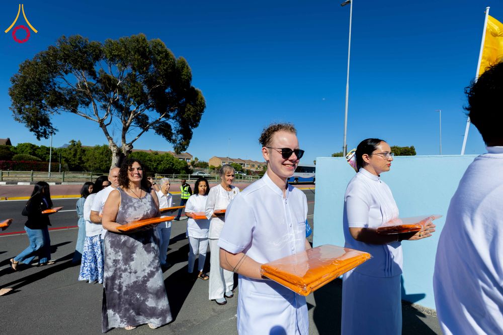 ภาพ No.313209:วันอาทิตย์ที่ 8 มีนาคม พ.ศ. 2569 พิธีสมโภชรูปเหมือนพระมงคลเทพมุนี (สด จนฺทสโร) และพิธีทอดผ้าป่าสามัคคีเพื่อสร้างวิหารพระมงคลเทพมุนี ณ วัดพุทธเคปทาวน์ ประเทศแอฟริกาใต้