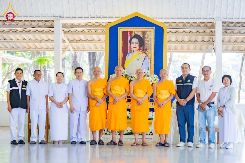 ภาพ No.290924:วันจันทร์ที่ 5 มกราคม พ.ศ. 2569  วัดพระธรรมกาย มูลนิธิธรรมกาย  จัดพิธีมอบของขวัญสนับสนุนการจัดกิจกรรมงานวันเด็กแห่งชาติ ประจำปี พ.ศ. 2569 ให้แก่องค์กรภาคีเครือข่ายกว่า 200 องค์กร ณ วัดพระธรรมกาย อ.คลองหลวง จ.ปทุมธานี