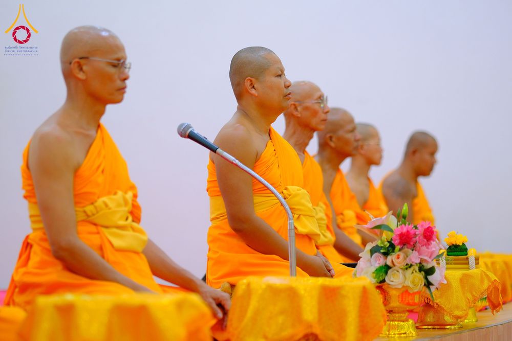 ภาพ No.319854:วันเสาร์ที่ 4 เมษายน พ.ศ.2569 พิธีตัดปอยผมและปลงผม พิธีขอขมาผู้ปกครองและมอบผ้าไตร พิธีบรรพชาและถวายบาตร ณ ศูนย์ปฏิบัติธรรมและศูนย์อบรมเยาวชนเพชรบุรี  ต.ท่าแลง อ.ท่ายาง จ.เพชรบุรี